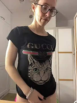 Czat XXX na żywo – MartiniiSelenna