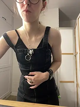 MartiniiSelenna's Live XXX Chat