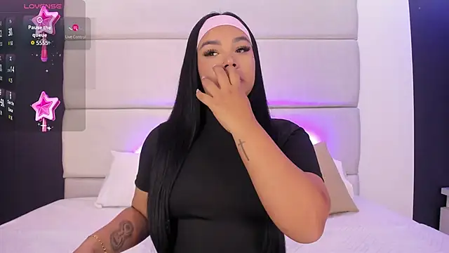 Show modela MarianaGarciaa__ na web-kameri