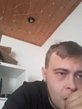 112boy Show in webcam