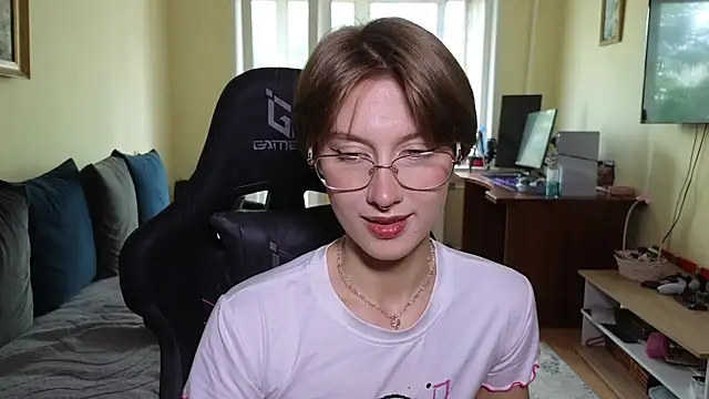 Chat +18 de MalvinaBlum ao vivo