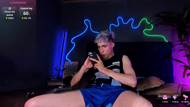 Angel_Snowhotxxx 网络视讯表演