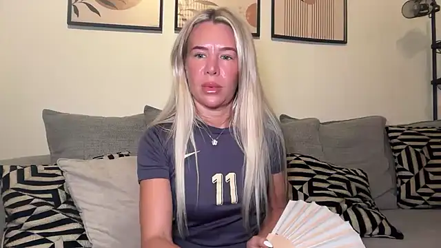 Chat +18 de Alexia-Lee ao vivo