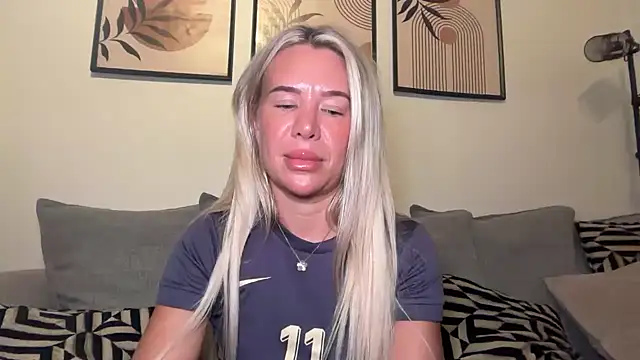 Alexia-Lee live XXX chat