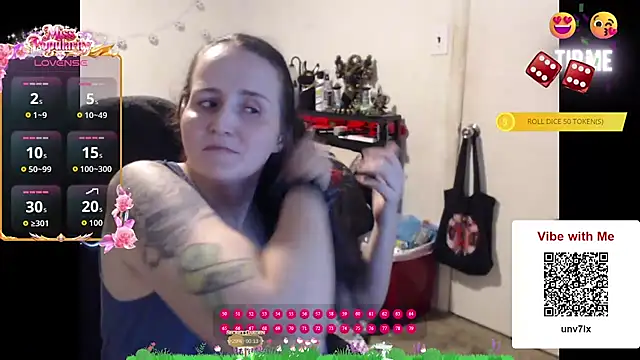 Demonicmiss Show in webcam