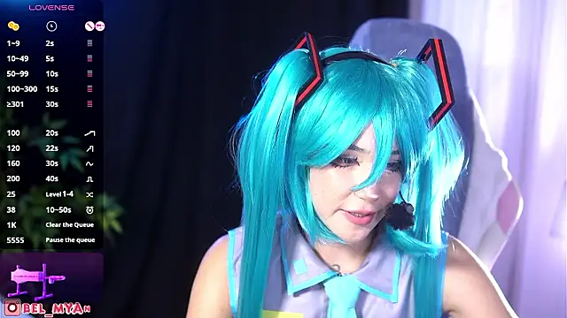 Bella-Franco Show in webcam