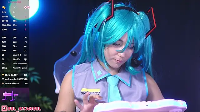 Bella-Franco: вебкам-шоу