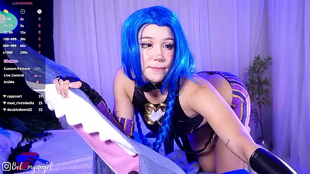 Bella-Franco Show in webcam