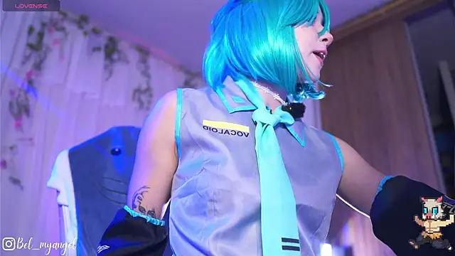 Bella-FrancoのライブXXXチャット