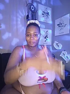 CocoBootyyy Show in webcam
