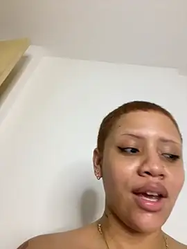 Charlotee_ Show in webcam