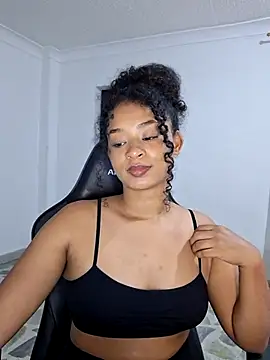 Chat +18 de Tammy-Bliss ao vivo