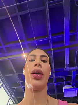 mckenzieklein Adlı Modelin Canlı XXX Sohbeti