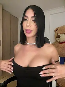 mckenzieklein Adlı Modelin Canlı XXX Sohbeti