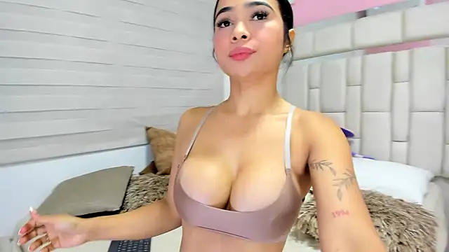 clytiia_'s Webcam Show