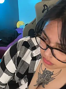 Chatroom XXX en direct de miacanela_xo