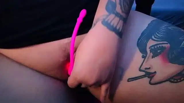 miacanela_xo's Live Chat Room