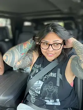 miacanela_xo 现场XXX聊天