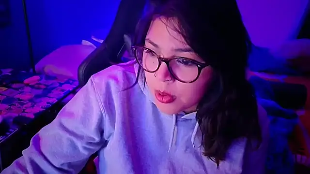 הופעת וובקאם של miacanela_xo
