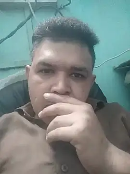 mastboyaa: διαδικτυακό σόου στην κάμερα