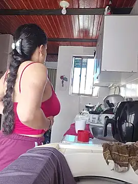 lombarlana-89 Adlı Modelin Canlı XXX Sohbeti