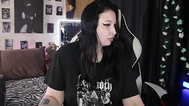 Kitty_goth's Live Chat Room