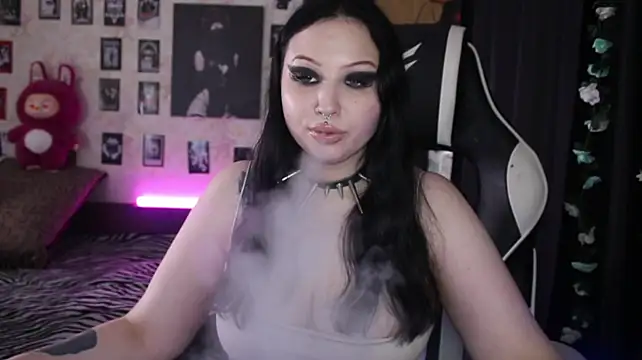 دردشة Kitty_goth الجنسية المباشرة