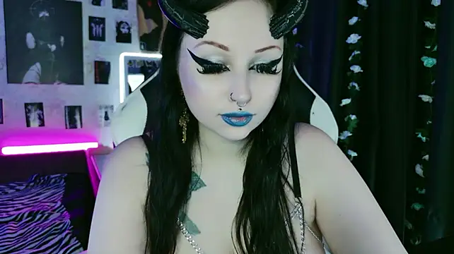 צ'אט XXX בשידור חי של Kitty_goth