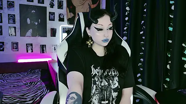 Kitty_goth Chat XXX in diretta