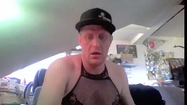 Bigthroaterboyn Webbikameraesitys