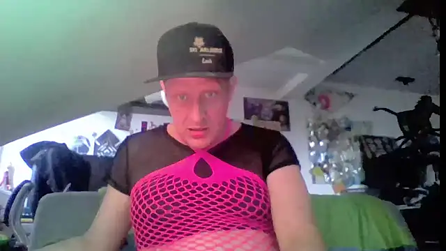 Bigthroaterboy's Webcam Show