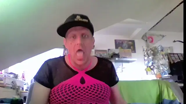 Bigthroaterboy 网络视讯表演