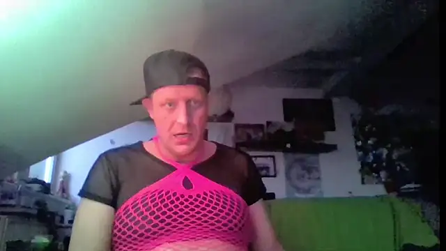Bigthroaterboyn Webbikameraesitys