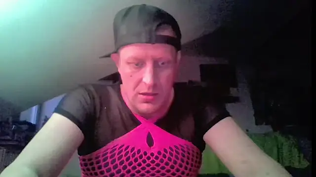 Bigthroaterboy Show in webcam