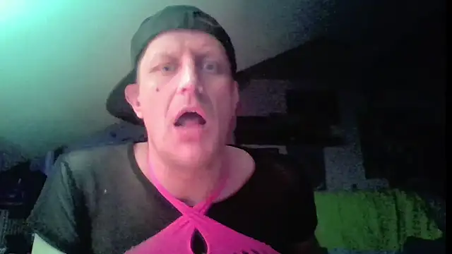 Bigthroaterboyn Webbikameraesitys