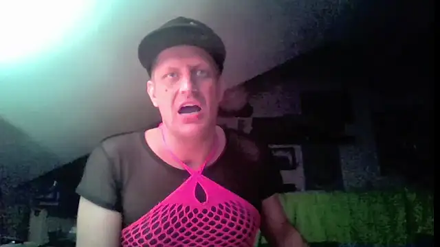 Bigthroaterboy Adlı Modelin Web Kamerası Şovu