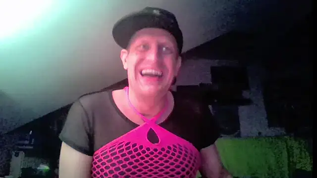 Bigthroaterboy's Webcam Show