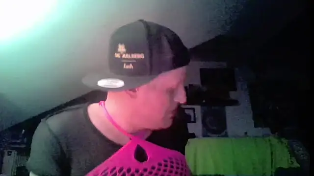 Bigthroaterboy Pertunjukan Webcam