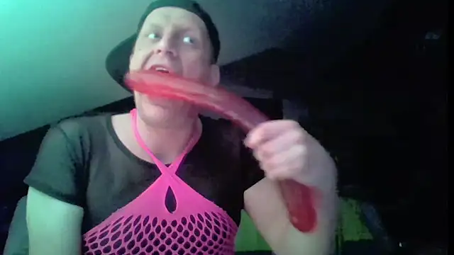 Bigthroaterboy Show in webcam