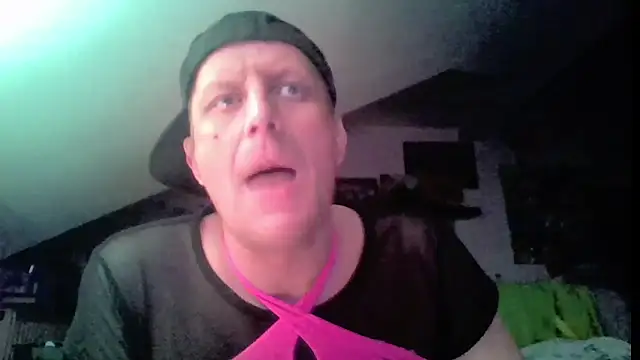 Bigthroaterboy Show in webcam