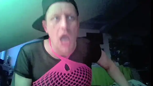 Bigthroaterboy 网络视讯表演