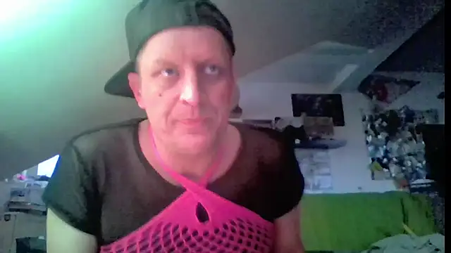 Bigthroaterboyn Webbikameraesitys