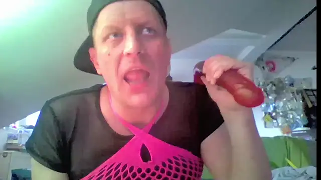 Bigthroaterboy's Webcam Show