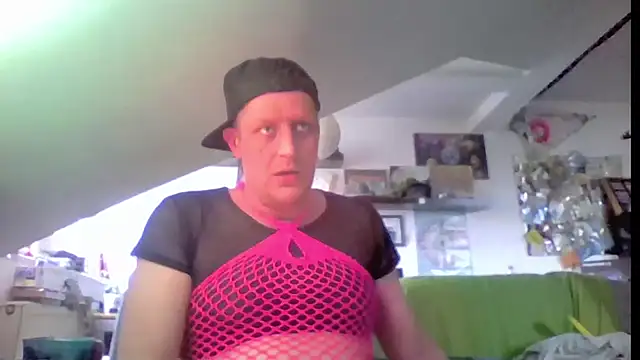 Bigthroaterboy's Webcam Show