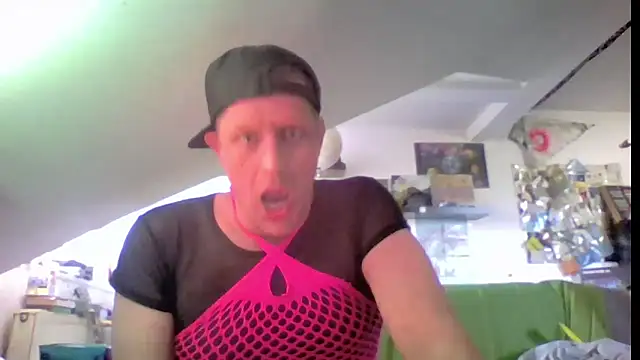 הופעת וובקאם של Bigthroaterboy