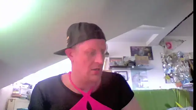 Bigthroaterboyn Webbikameraesitys