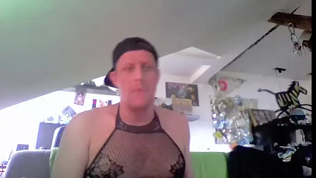 הופעת וובקאם של Bigthroaterboy