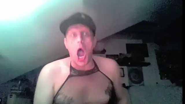Bigthroaterboy's Webcam Show