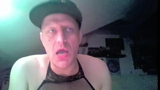 Bigthroaterboy Show in webcam