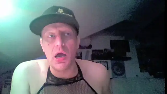 Bigthroaterboy Show in webcam